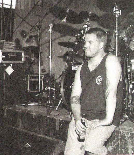 File:Brad Frazier Park Warped Tour.jpg